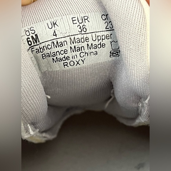 Bzees Roxy Silver and Gray Sneakers Size 6M NWT - Picture 10 of 10